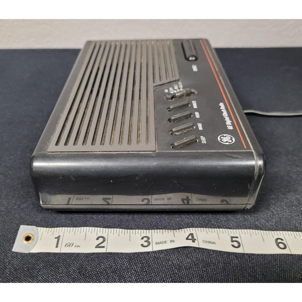 General Electric (GE) Digital Clock Radio Model 7-4612BKB Vintage 1993 (Works) - Picture 15 of 15